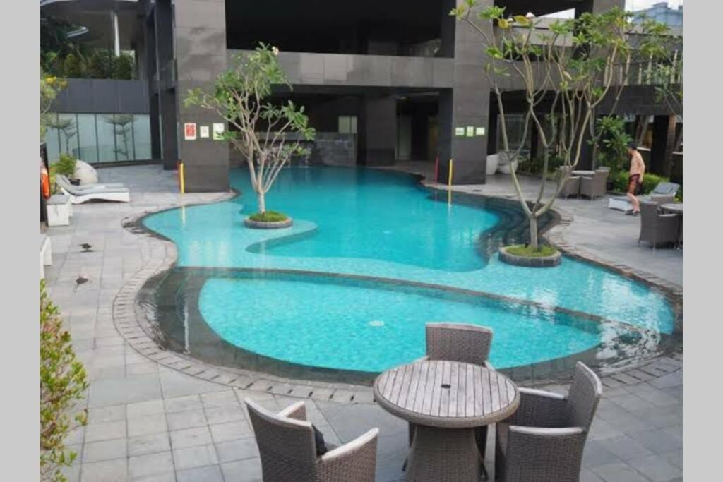 Luxury And Comfort 2 Bedroom Lavenue Pancoran By Sang Living *